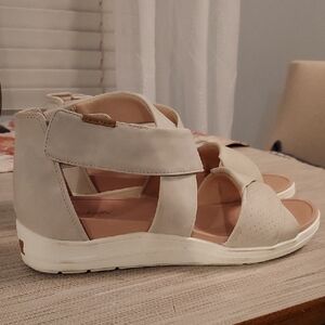 Women's Beige Sandals,Dr. Scholls